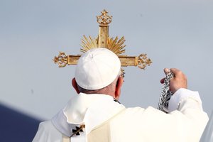 Papež Frančišek za spremembo predzadnje vrstice Očenaša